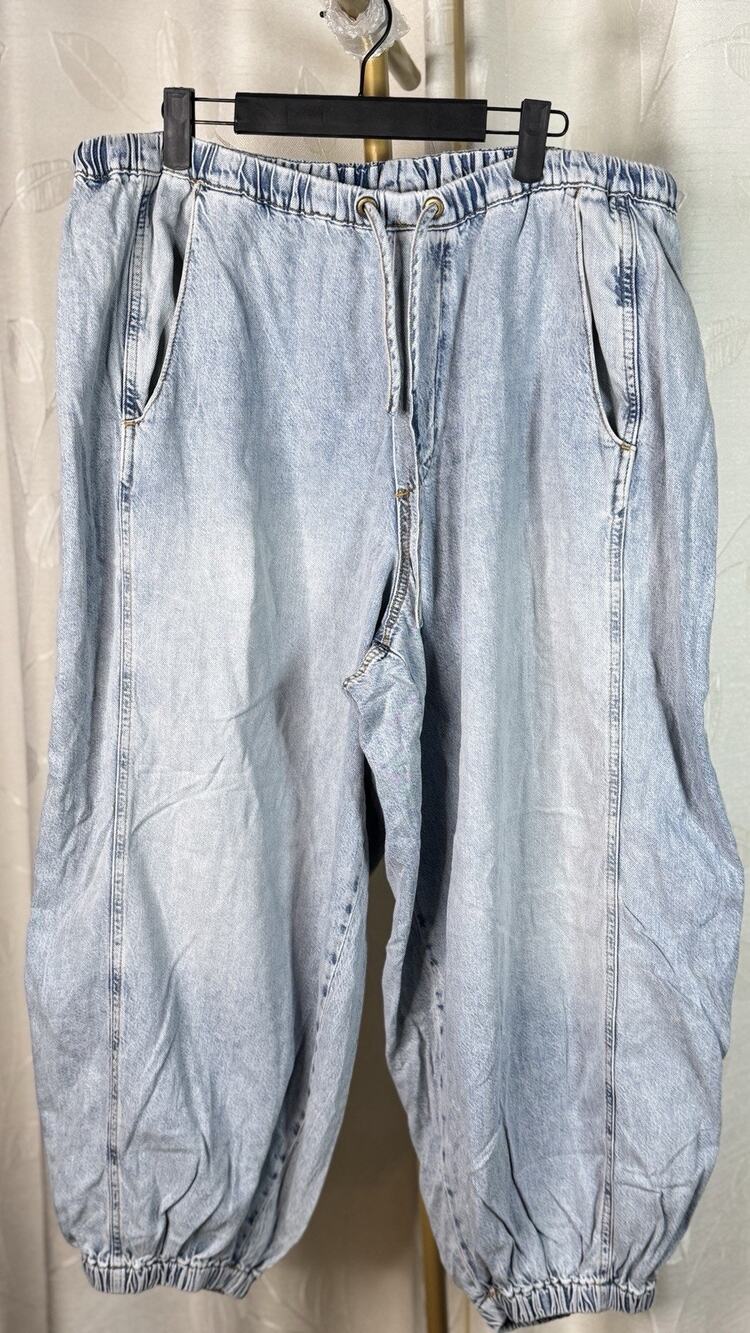 NWOT Pilcro by Anthropologie Denim Joggers, Plus Size 2X, *FLAW*